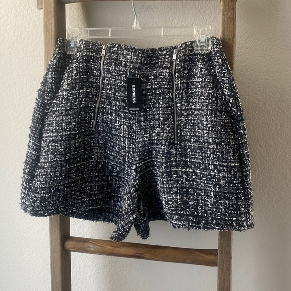 Express Pants - NWT - Express black and grey and silver twill high waisted shorts size 4